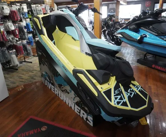 Slide: The Image of Yamaha JetBlaster PRO 2-Up 2025 - 3