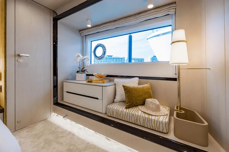 Slide: The Image of Azimut 78 2023 - 102