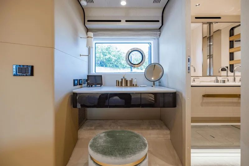 Slide: The Image of Azimut 78 2023 - 103