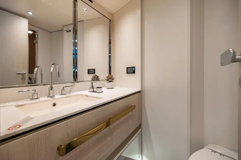 Slide: The Image of Azimut 78 2023 - 104