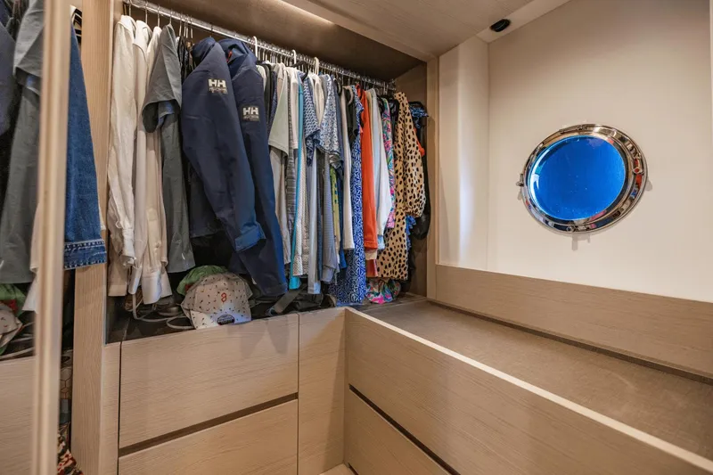 Slide: The Image of Azimut 78 2023 - 107