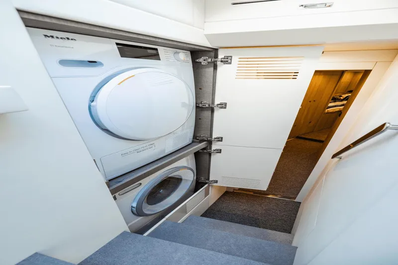 Slide: The Image of Azimut 78 2023 - 112