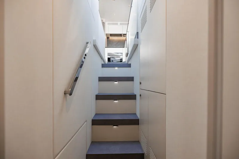 Slide: The Image of Azimut 78 2023 - 114