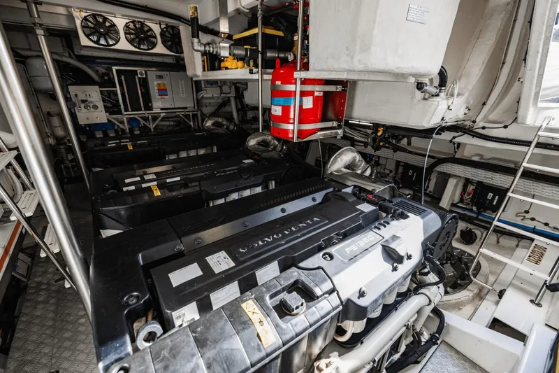 Slide: The Image of Azimut 78 2023 - 118