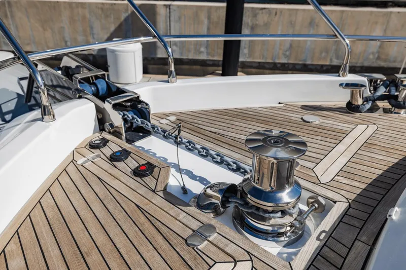 Slide: The Image of Azimut 78 2023 - 12