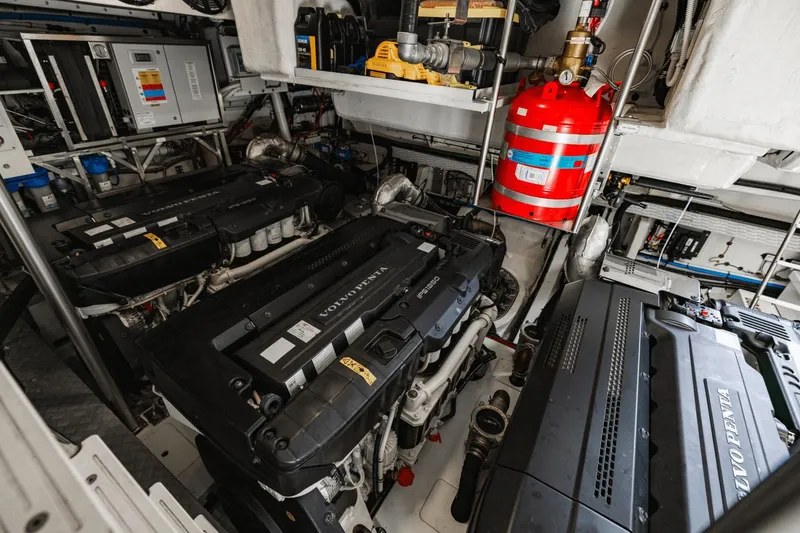 Slide: The Image of Azimut 78 2023 - 126