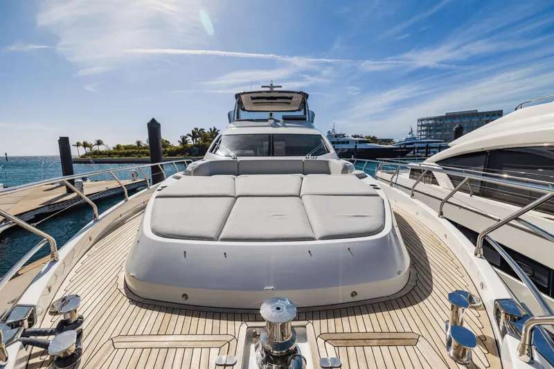 Slide: The Image of Azimut 78 2023 - 14