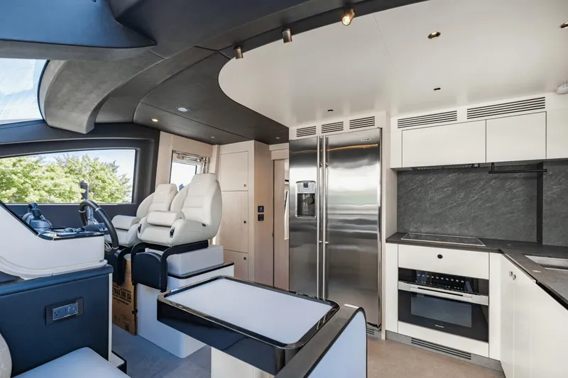 Slide: The Image of Azimut 78 2023 - 74