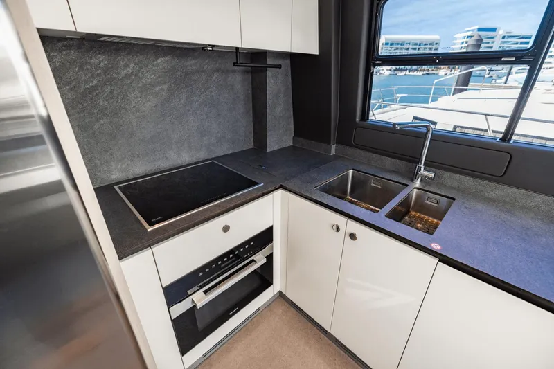 Slide: The Image of Azimut 78 2023 - 75