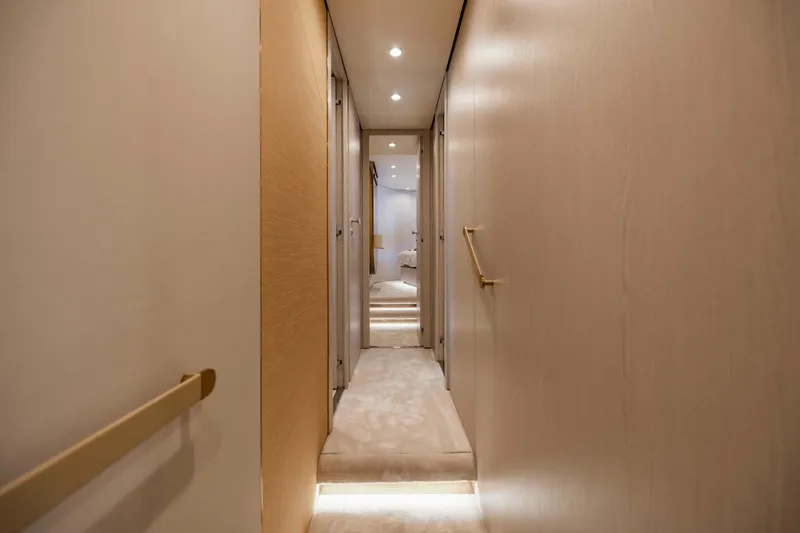 Slide: The Image of Azimut 78 2023 - 81