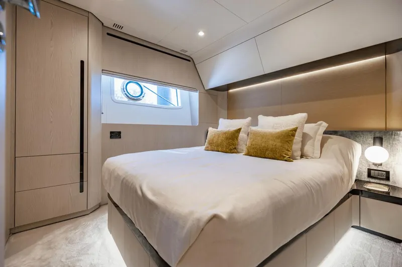 Slide: The Image of Azimut 78 2023 - 86