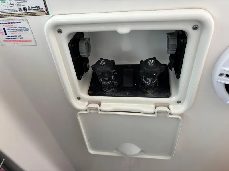Slide: The Image of Control panel on a 2005 Tiara Yachts 3800 Open boat. - 44