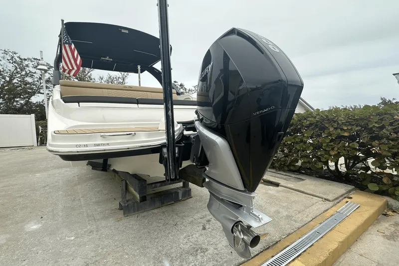 Slide: The Image of Sea Ray 270 SDX OB 2022 - 4