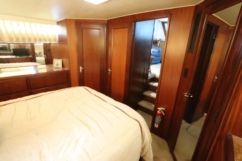 Slide: The Image of Hatteras 40 Double Cabin 1990 - 56