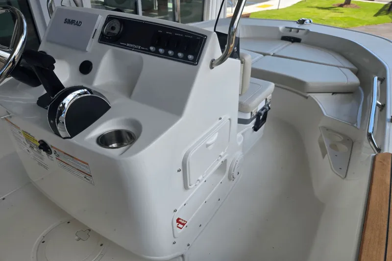 Slide: The Image of Boston Whaler 170 Montauk 2026 - 11
