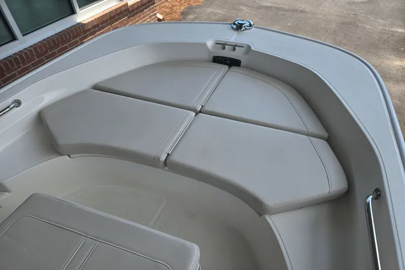 Slide: The Image of Boston Whaler 170 Montauk 2026 - 14