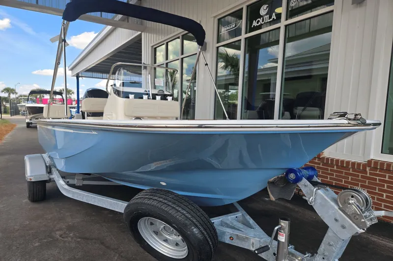 Slide: The Image of Boston Whaler 170 Montauk 2026 - 15