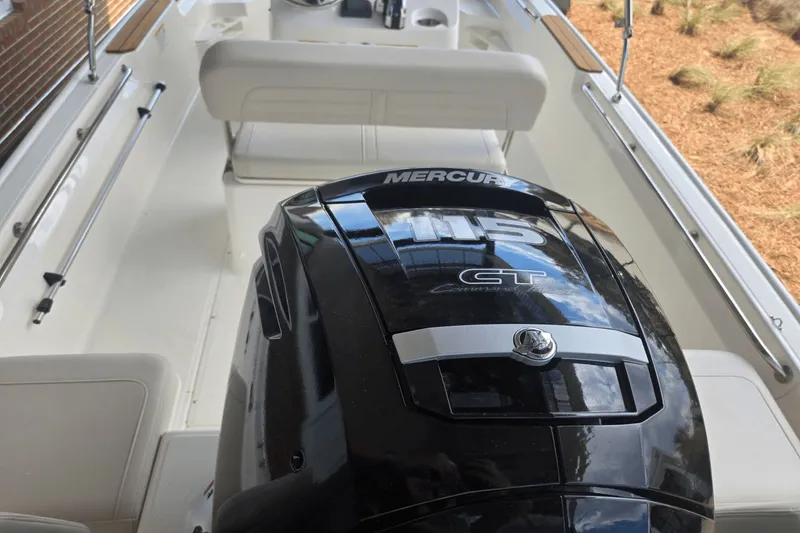 Slide: The Image of Boston Whaler 170 Montauk 2026 - 4
