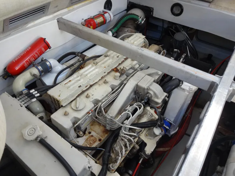 Slide: The Image of Sealine F44 1999 - 100