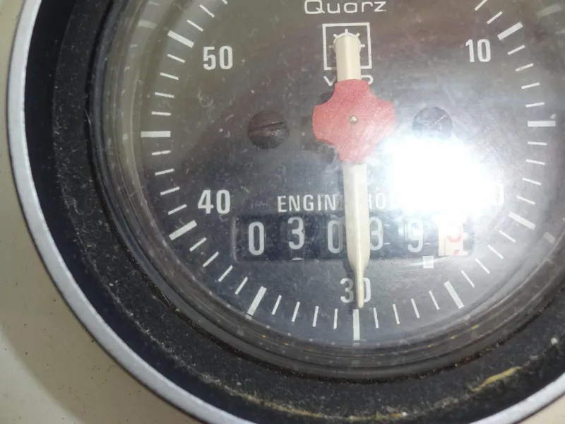 Slide: The Image of Engine hour meter showing 3039.9 hours on a 1999 Sealine F44 boat. - 37