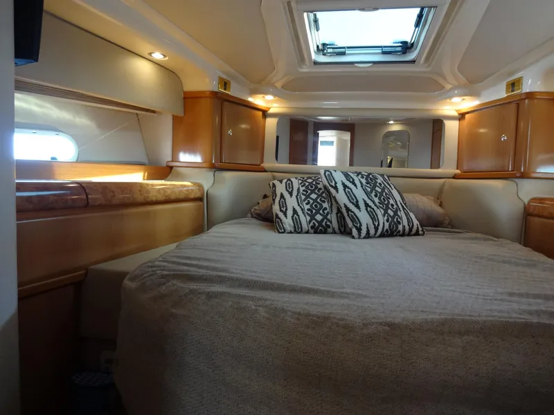 Slide: The Image of Sealine F44 1999 - 50