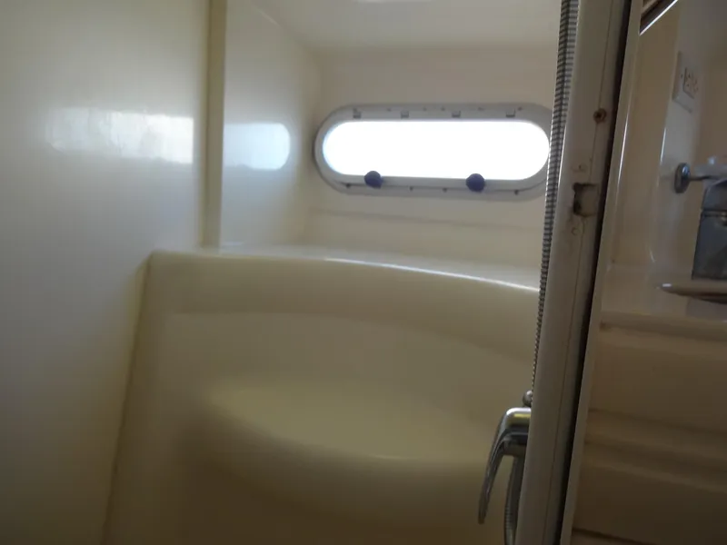 Slide: The Image of Sealine F44 1999 - 60