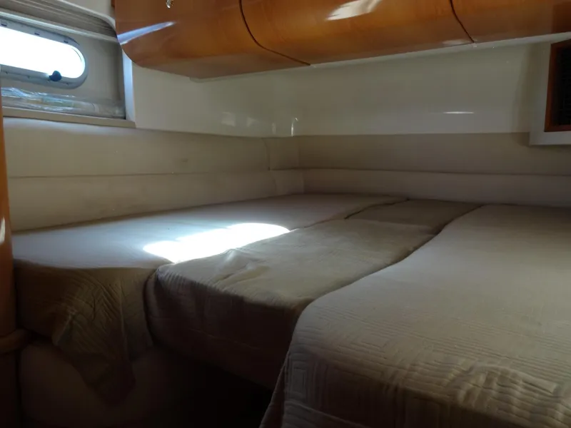 Slide: The Image of Sealine F44 1999 - 75