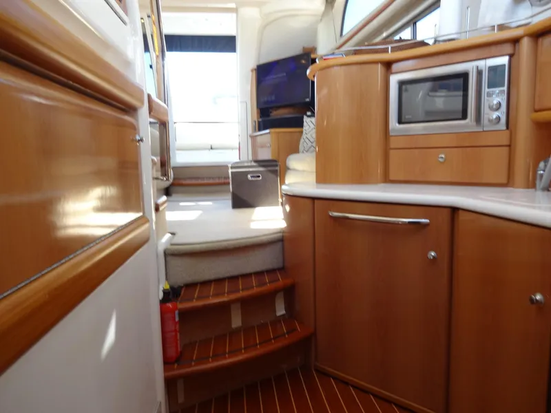 Slide: The Image of Sealine F44 1999 - 76