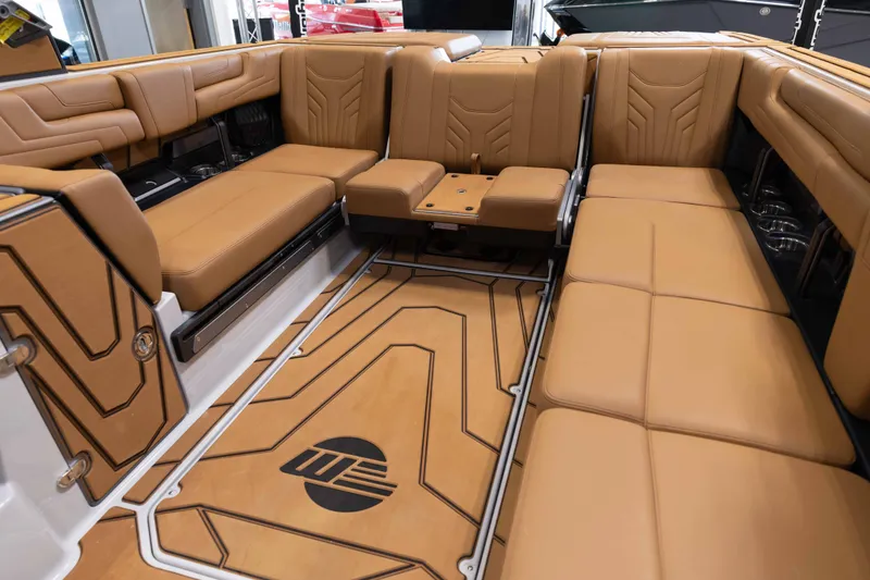 Slide: The Image of Malibu 25 LSV 2027 - 32