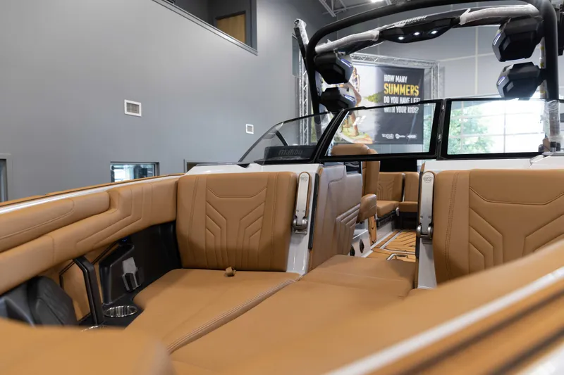 Slide: The Image of Malibu 25 LSV 2027 - 9
