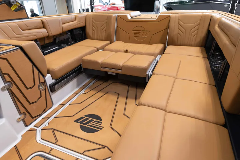 Slide: The Image of Malibu 25 LSV 2027 - 30