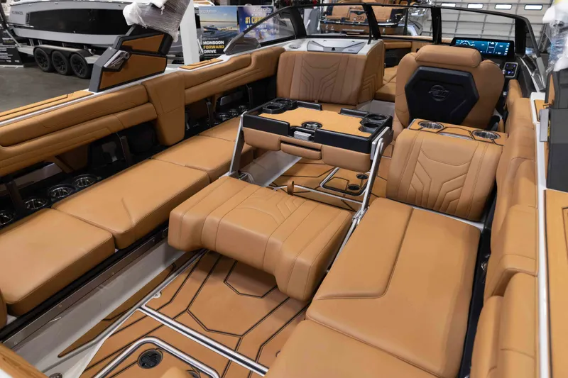 Slide: The Image of Malibu 25 LSV 2027 - 26