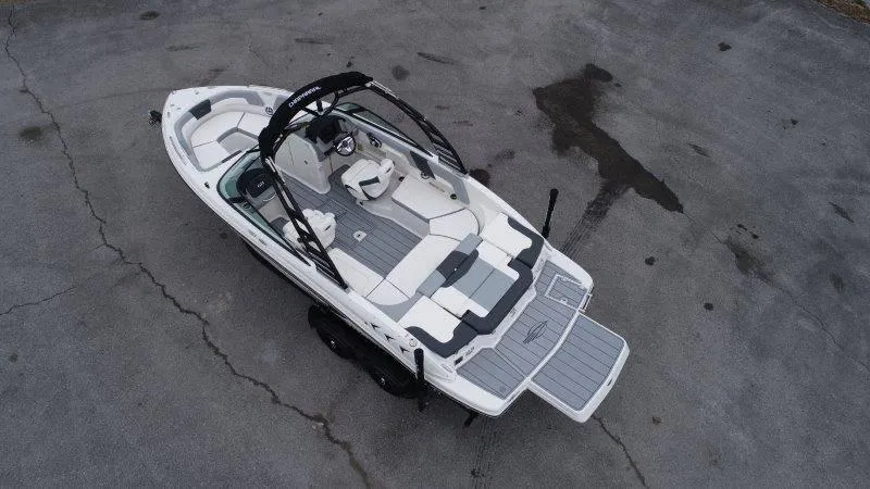 Slide: The Image of Chaparral 23 SSI SPORT 2025 - 128