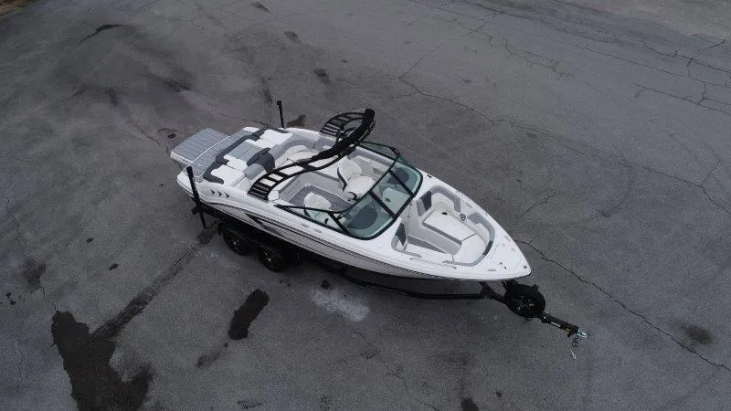 Slide: The Image of Chaparral 23 SSI SPORT 2025 - 144