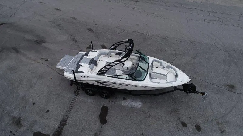 Slide: The Image of Chaparral 23 SSI SPORT 2025 - 146