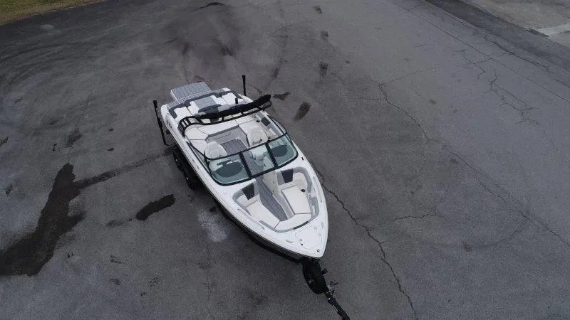 Slide: The Image of Chaparral 23 SSI SPORT 2025 - 150