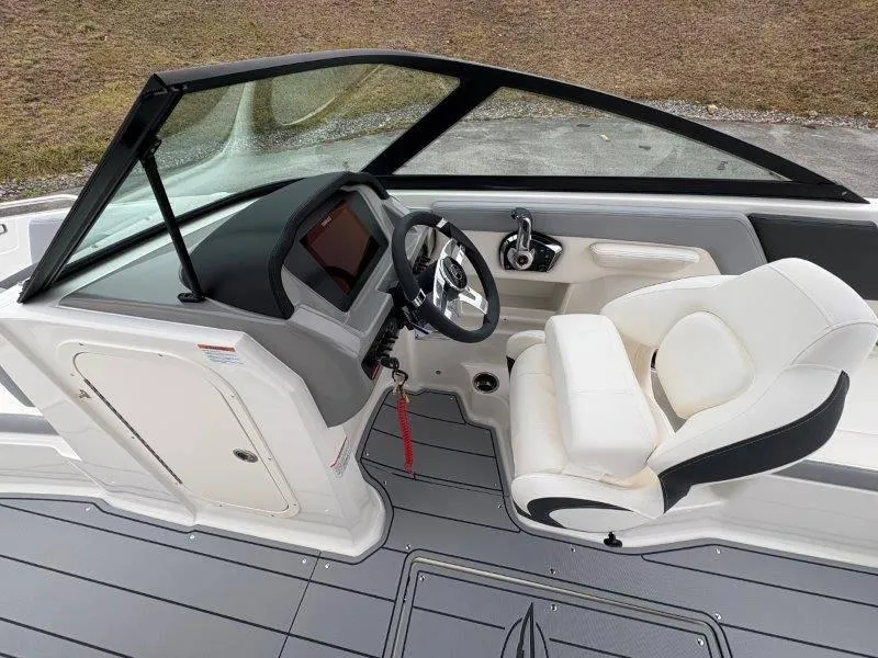 Slide: The Image of Chaparral 23 SSI SPORT 2025 - 17