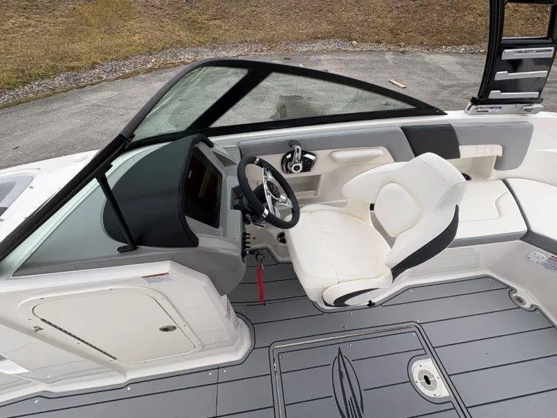 Slide: The Image of Chaparral 23 SSI SPORT 2025 - 22