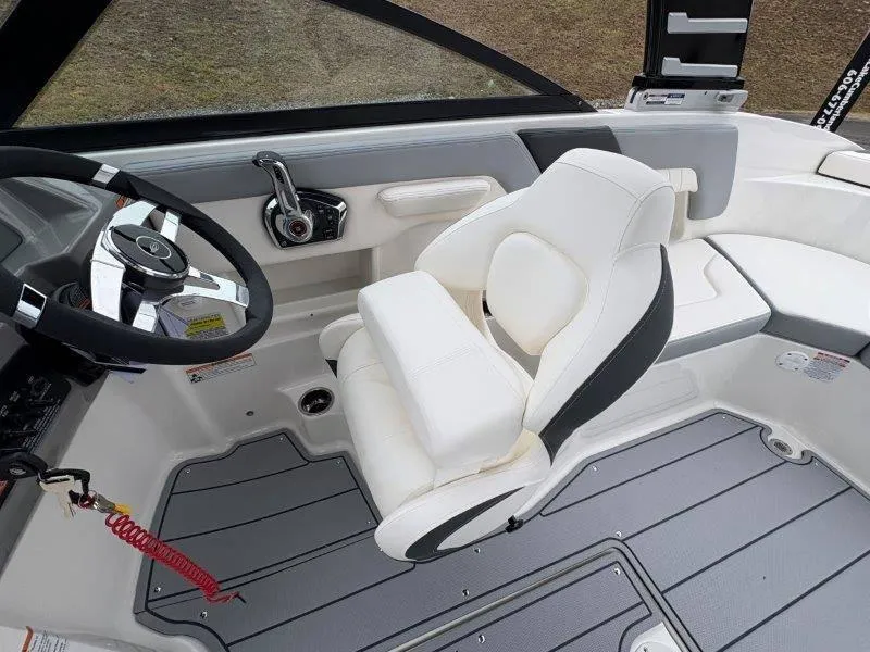 Slide: The Image of Chaparral 23 SSI SPORT 2025 - 26