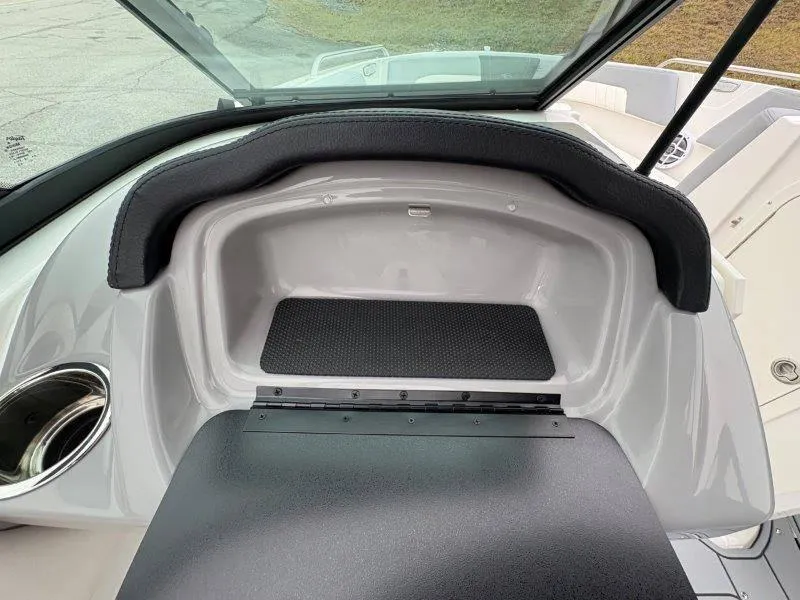 Slide: The Image of Chaparral 23 SSI SPORT 2025 - 29