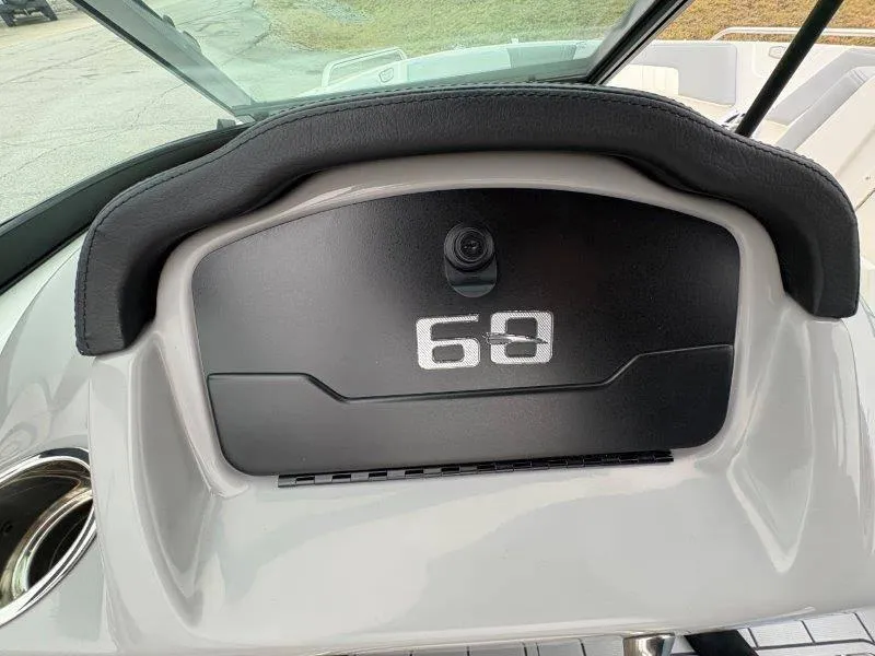 Slide: The Image of Chaparral 23 SSI SPORT 2025 - 32