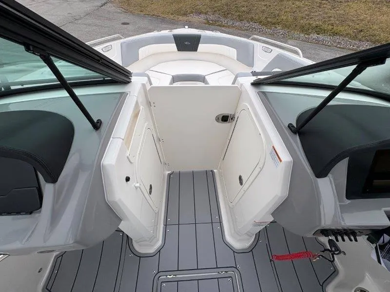 Slide: The Image of Chaparral 23 SSI SPORT 2025 - 33