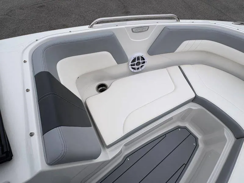 Slide: The Image of Chaparral 23 SSI SPORT 2025 - 36