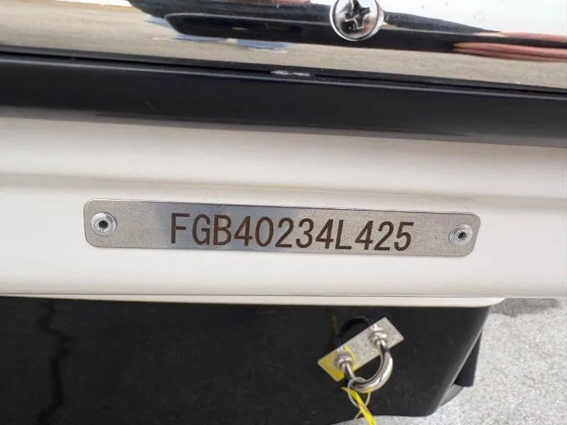 Slide: The Image of Chaparral 23 SSI SPORT 2025 - 5