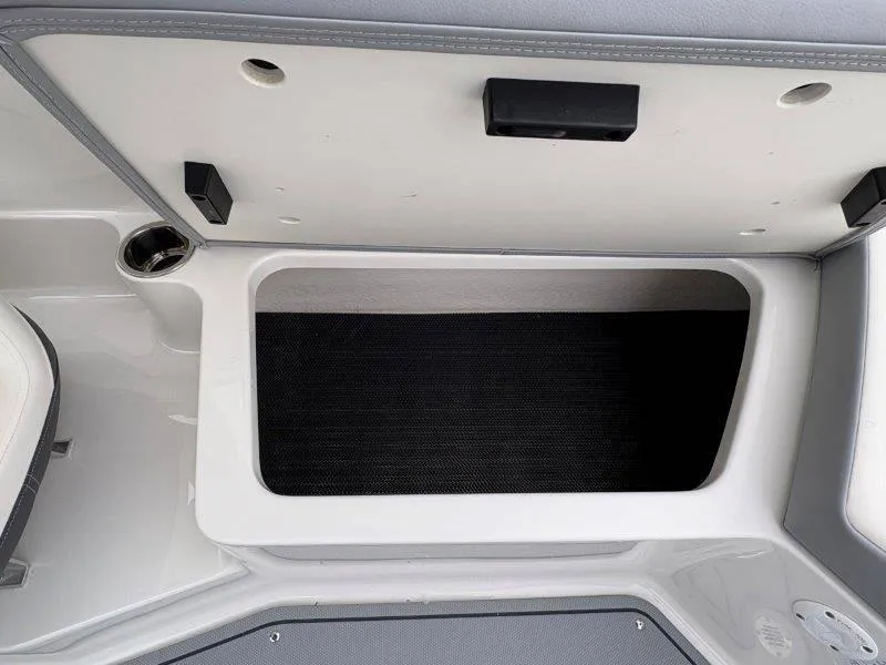 Slide: The Image of Chaparral 23 SSI SPORT 2025 - 54