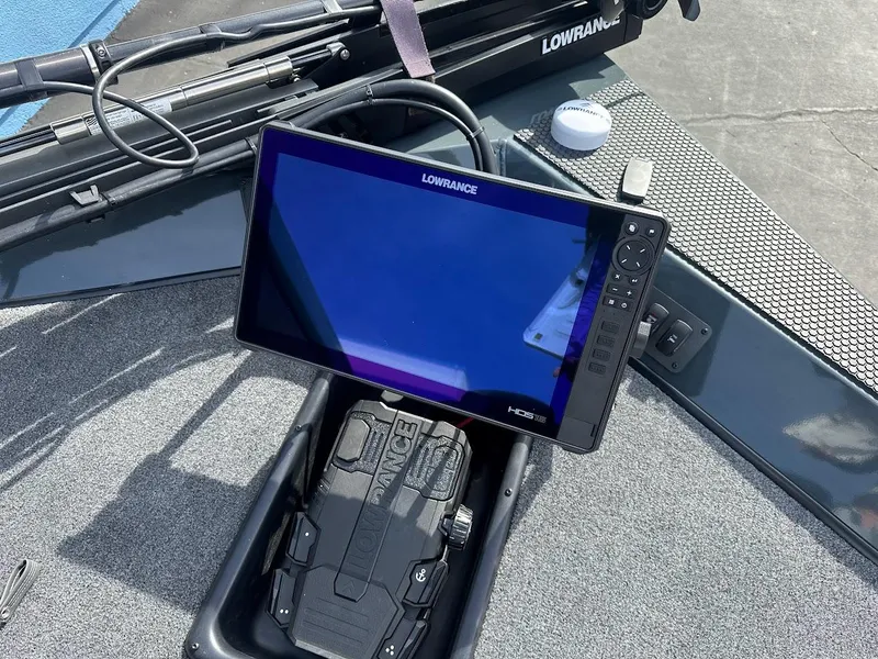 Slide: The Image of Lowrance fishfinder on 2025 Ranger RT178 boat, featuring advanced navigation technology. - 22