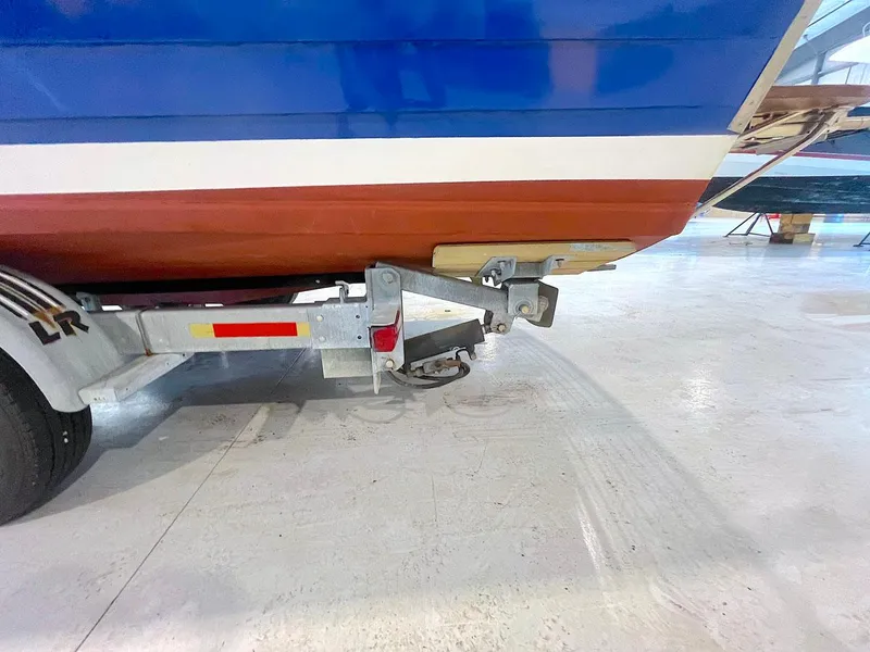 Slide: The Image of Hull and Trailer - 30