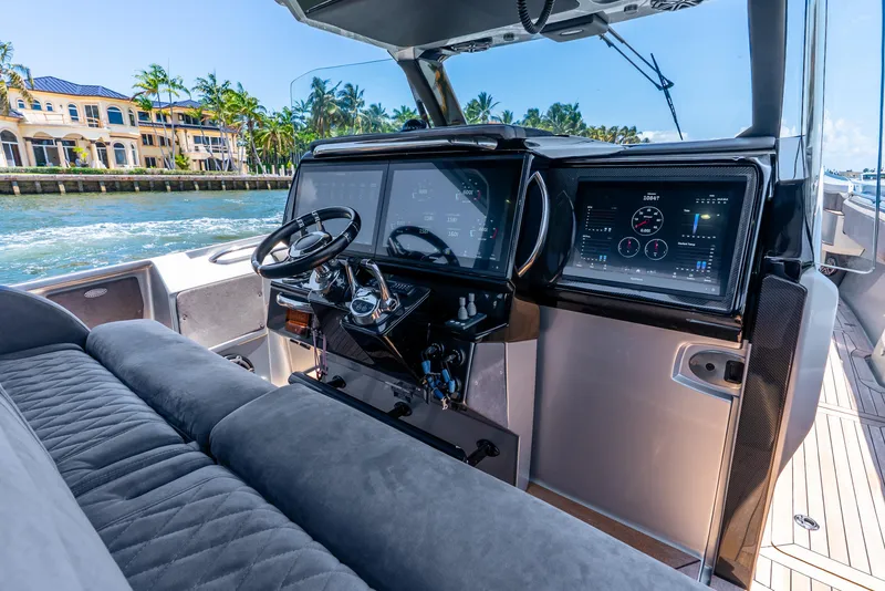 Slide: The Image of Nor-Tech 560 Sport Center Console 2018 - 52
