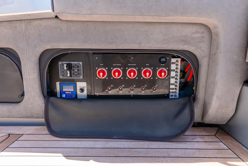 Slide: The Image of Nor-Tech 560 Sport Center Console 2018 - 58