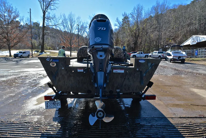 Slide: The Image of Rear view of a 2016 G3 Eagle 176 boat on a trailer at a boat ramp. - 13